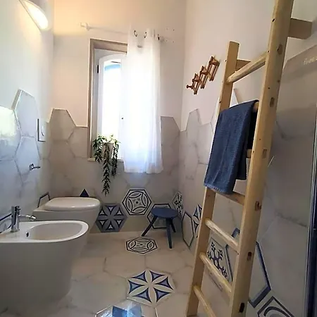 Dimora Mediterranea Bed and Breakfast 4*